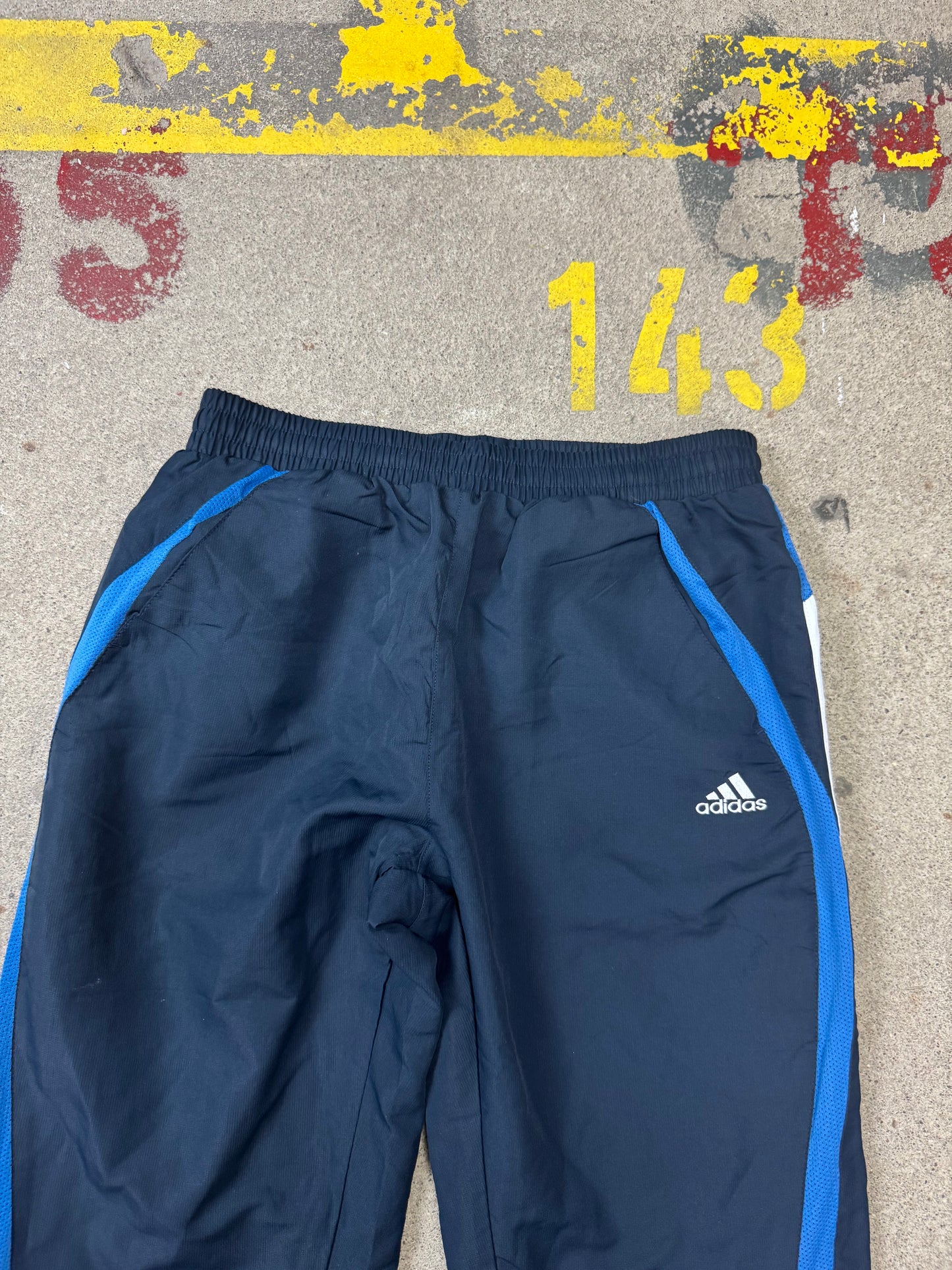 Adidas Trackpants (XL)