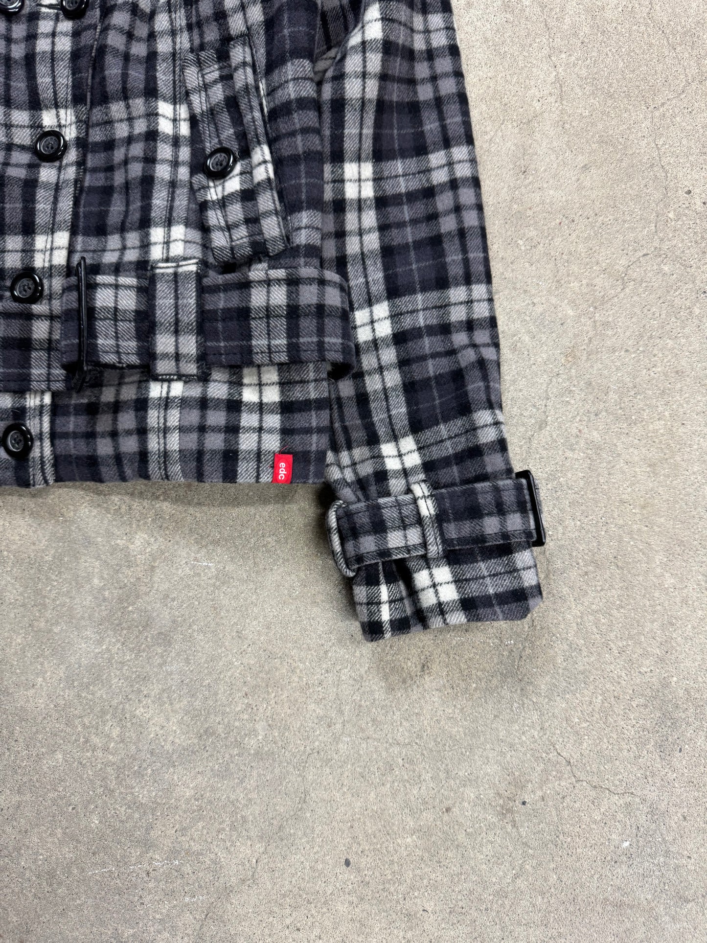 Y2K | Mantel | Edc | M