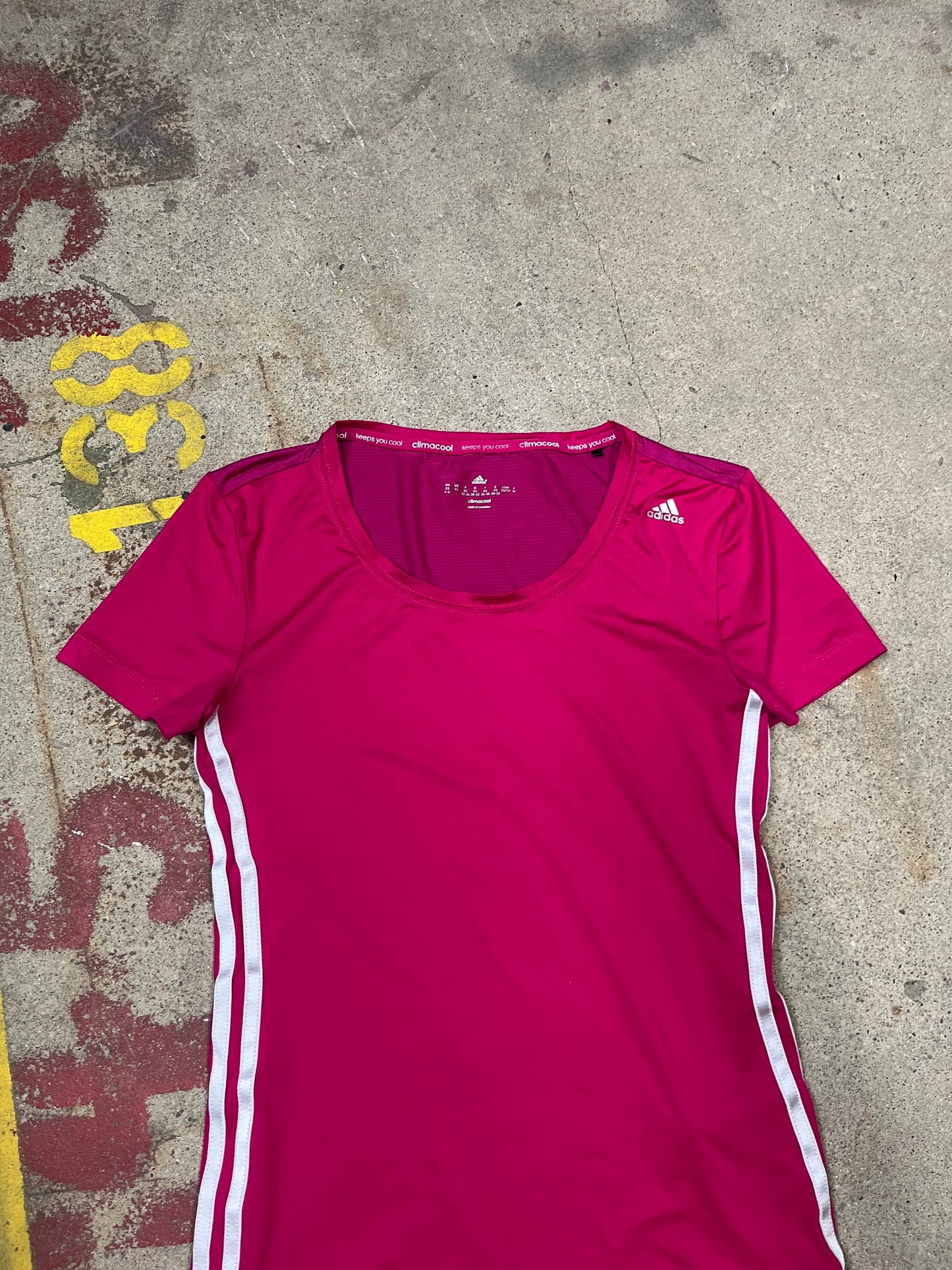 Adidas T-Shirt (XS)