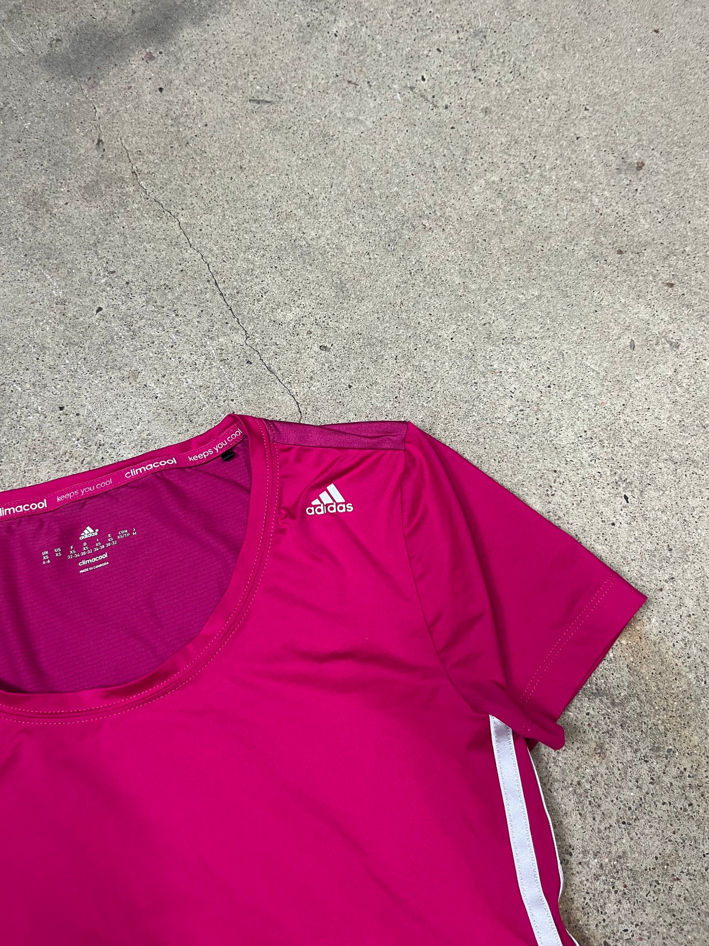 Adidas T-Shirt (XS)