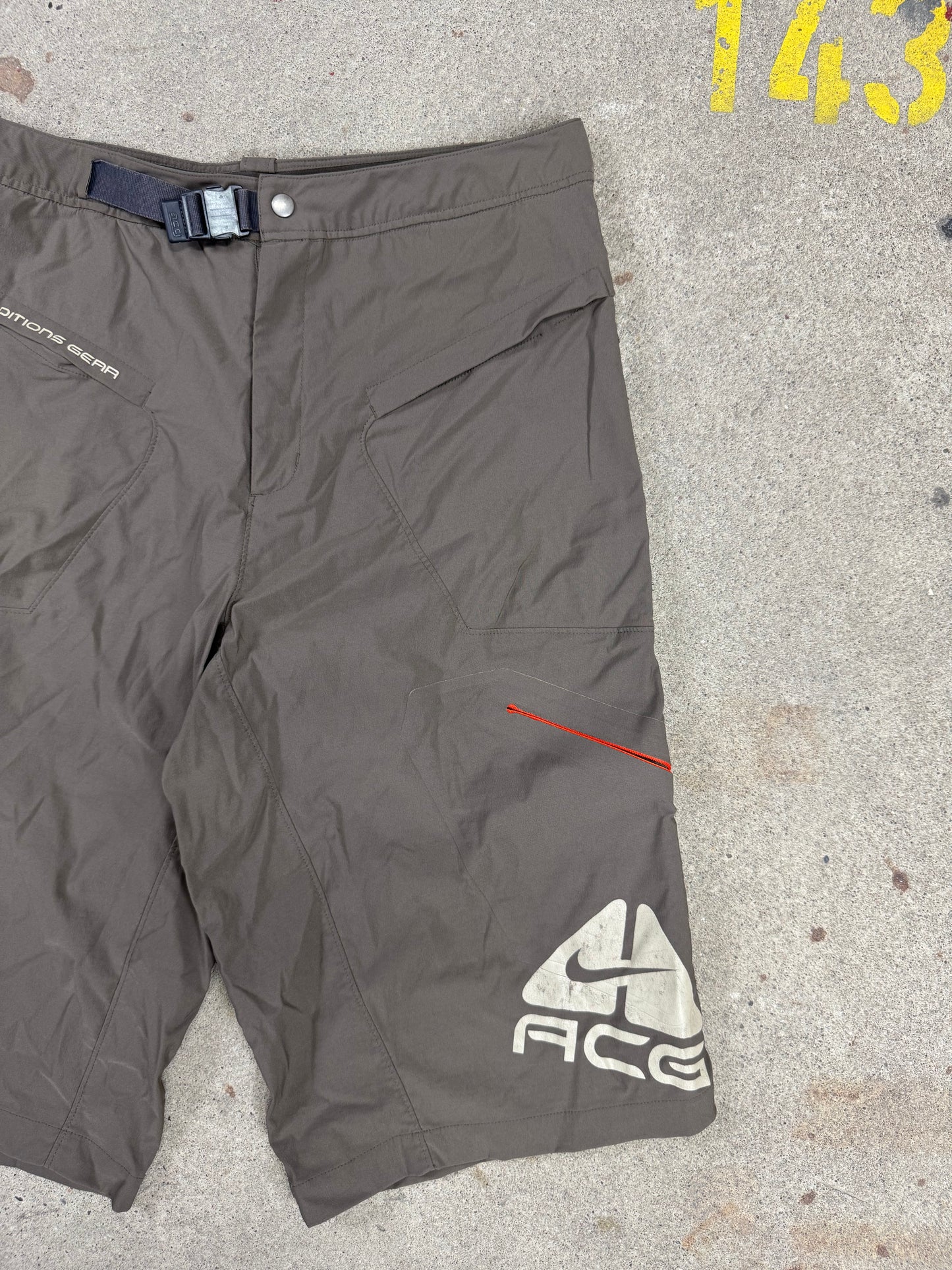 Nike ACG Shorts (L)