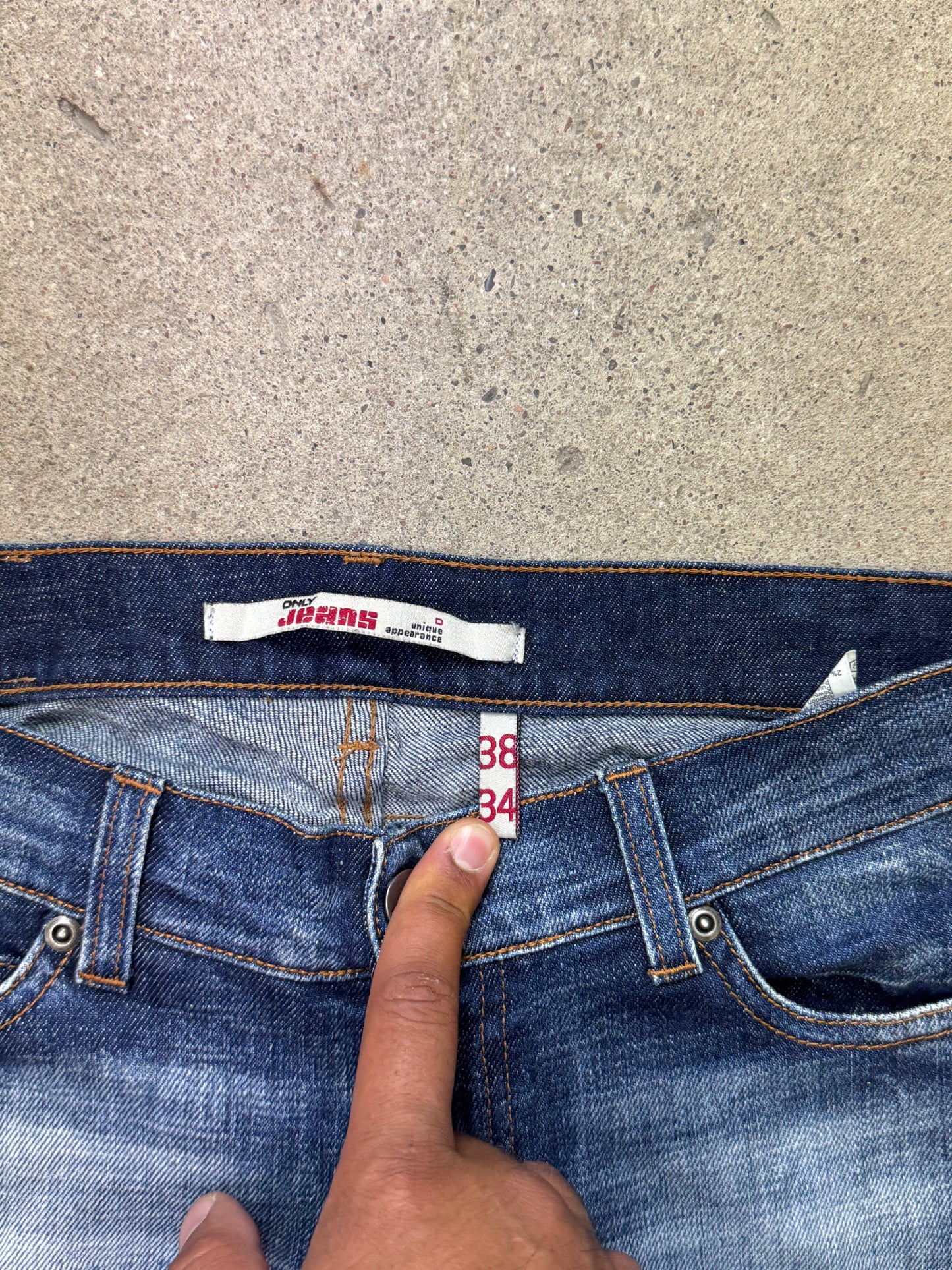 Only Jeanshose | 38 | M