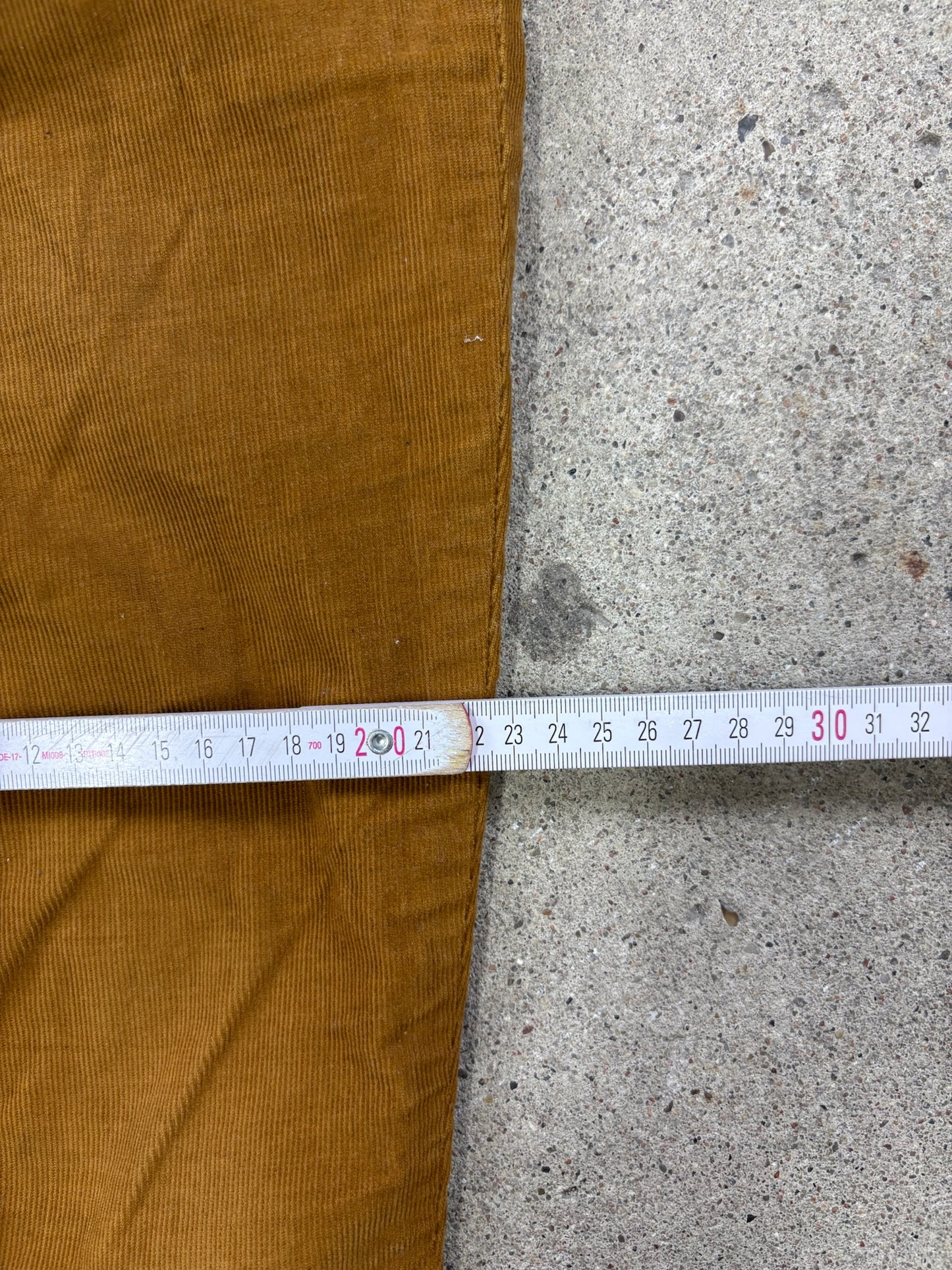 Levis Cordhose | 27 | S