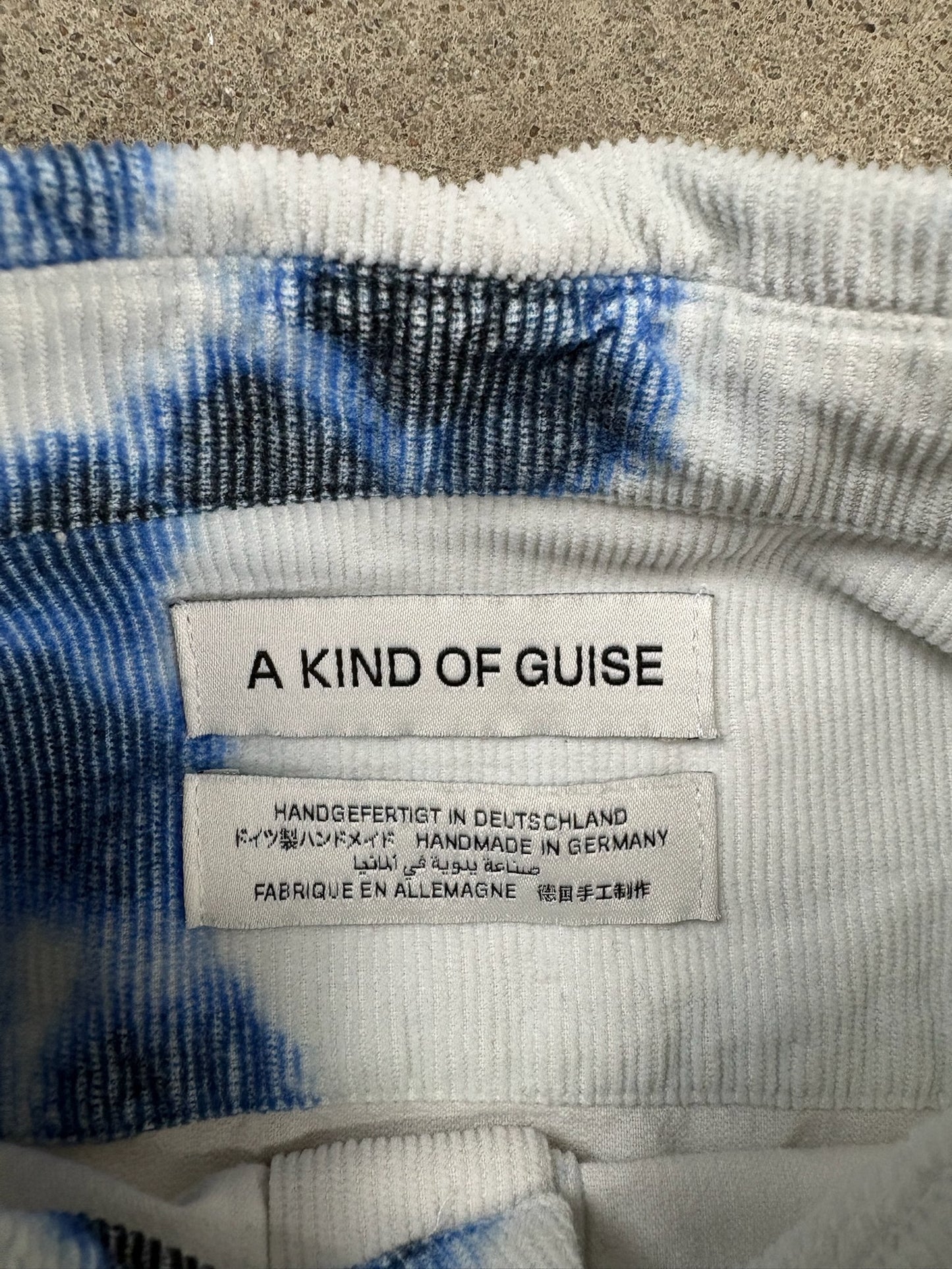 A Kind Of Guide Hemd | S