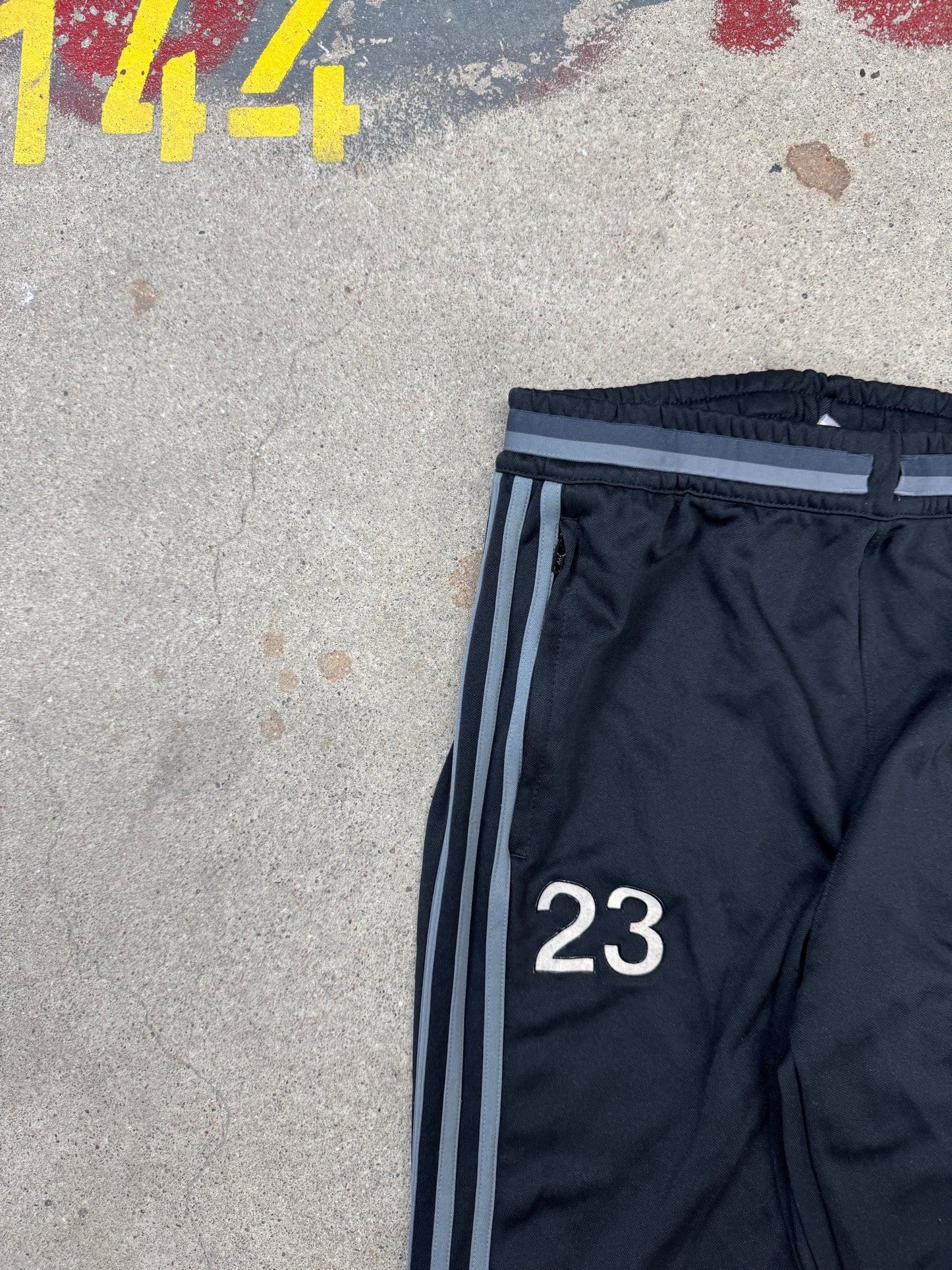 Adidas Jogginghose / 164