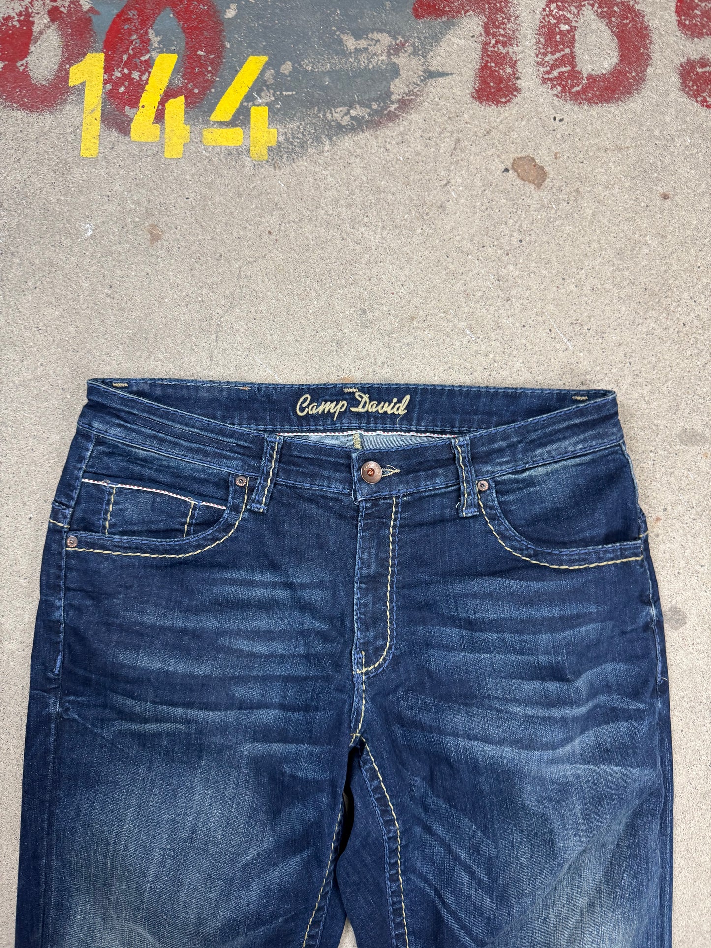 Camp David Jeanshose / L