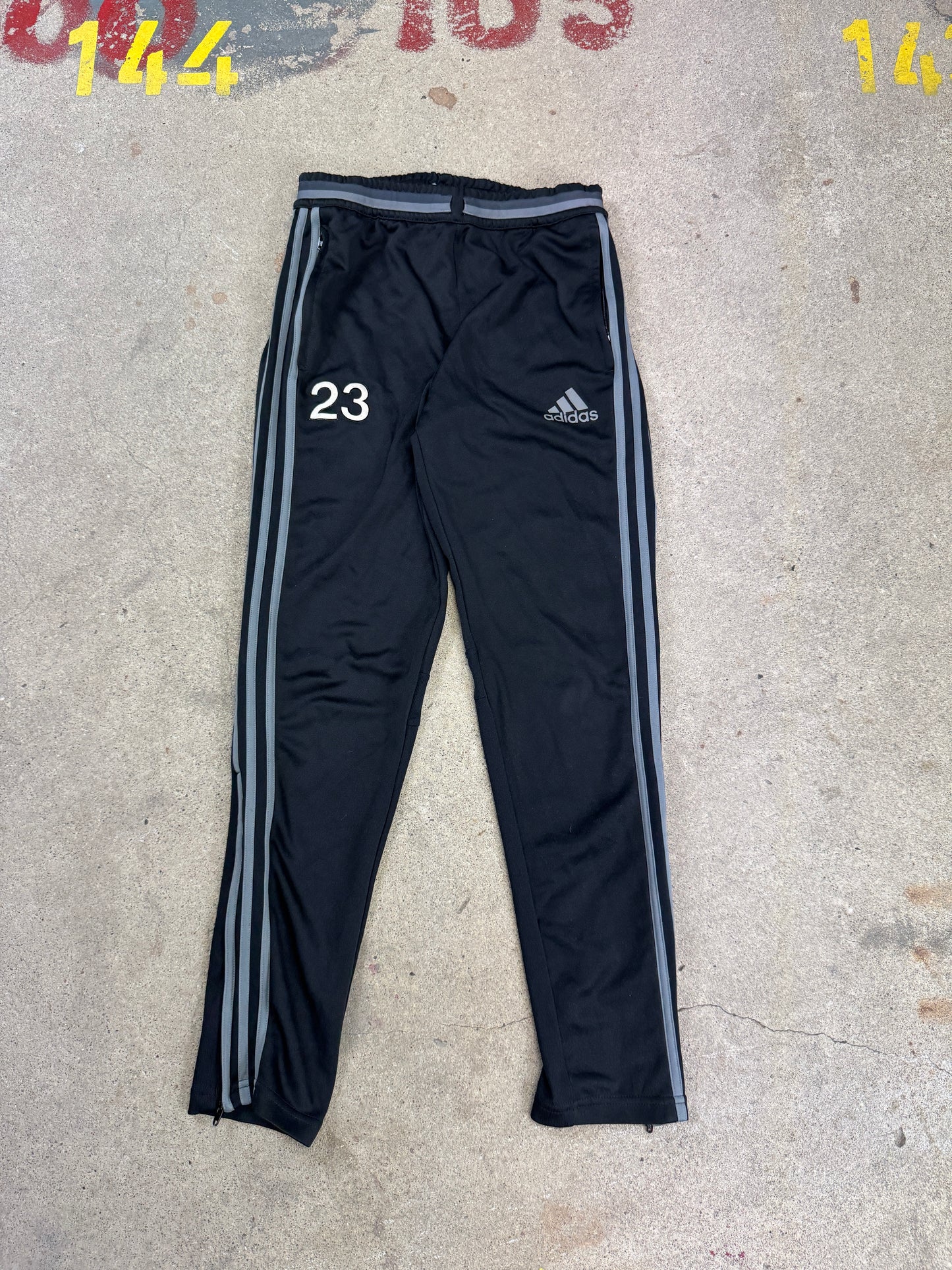 Adidas Jogginghose / 164