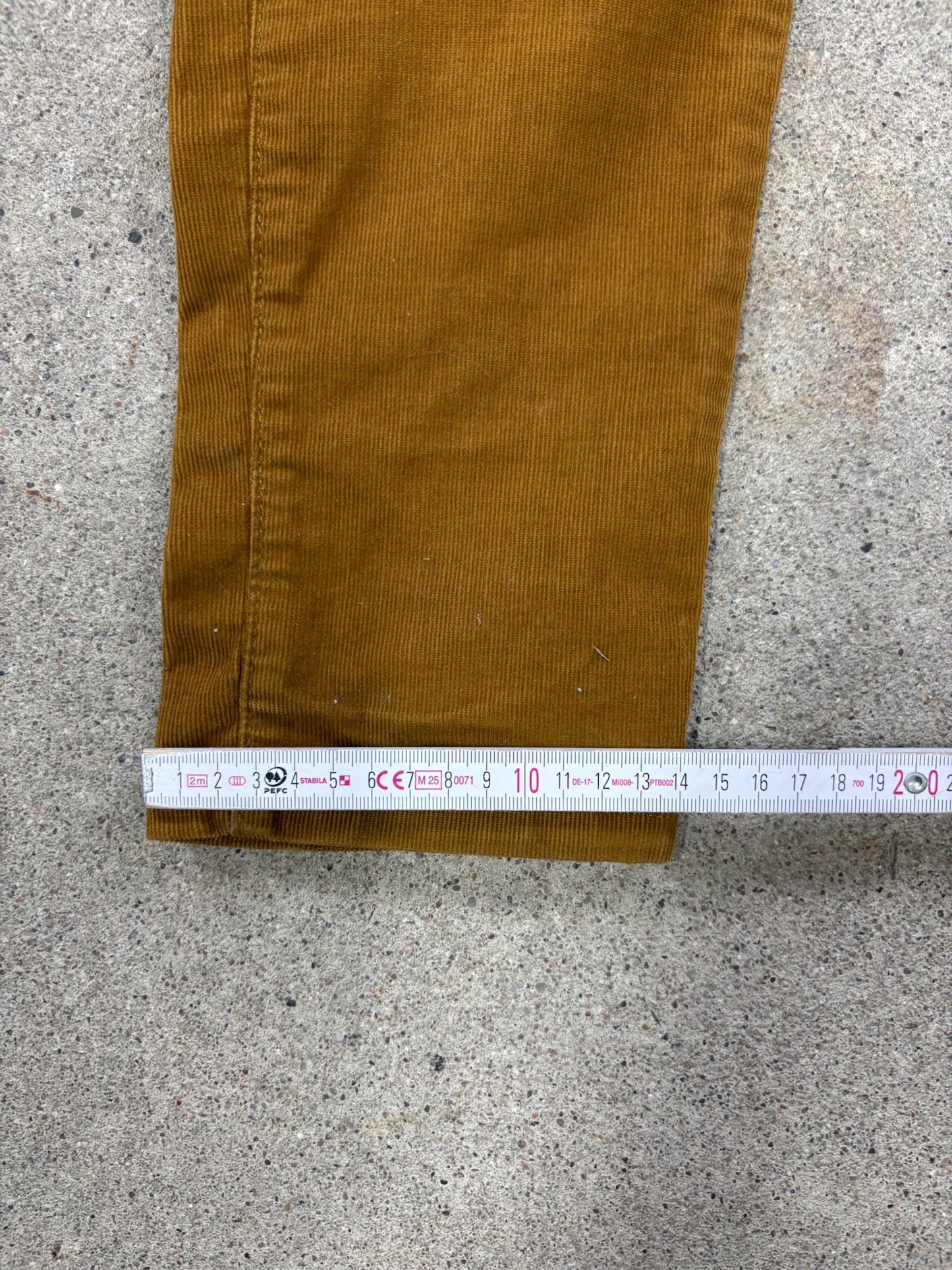 Levis Cordhose | 27 | S