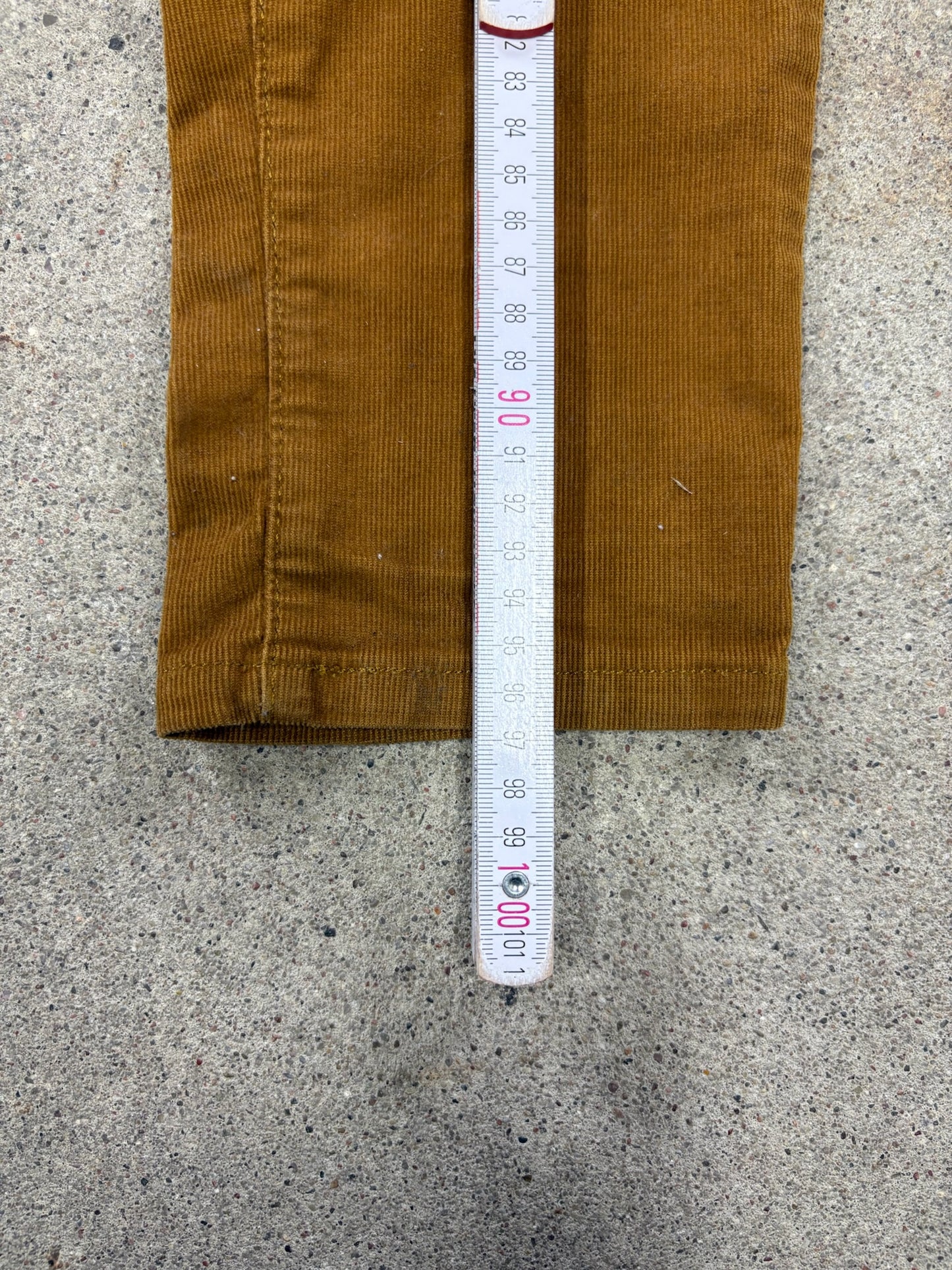 Levis Cordhose | 27 | S